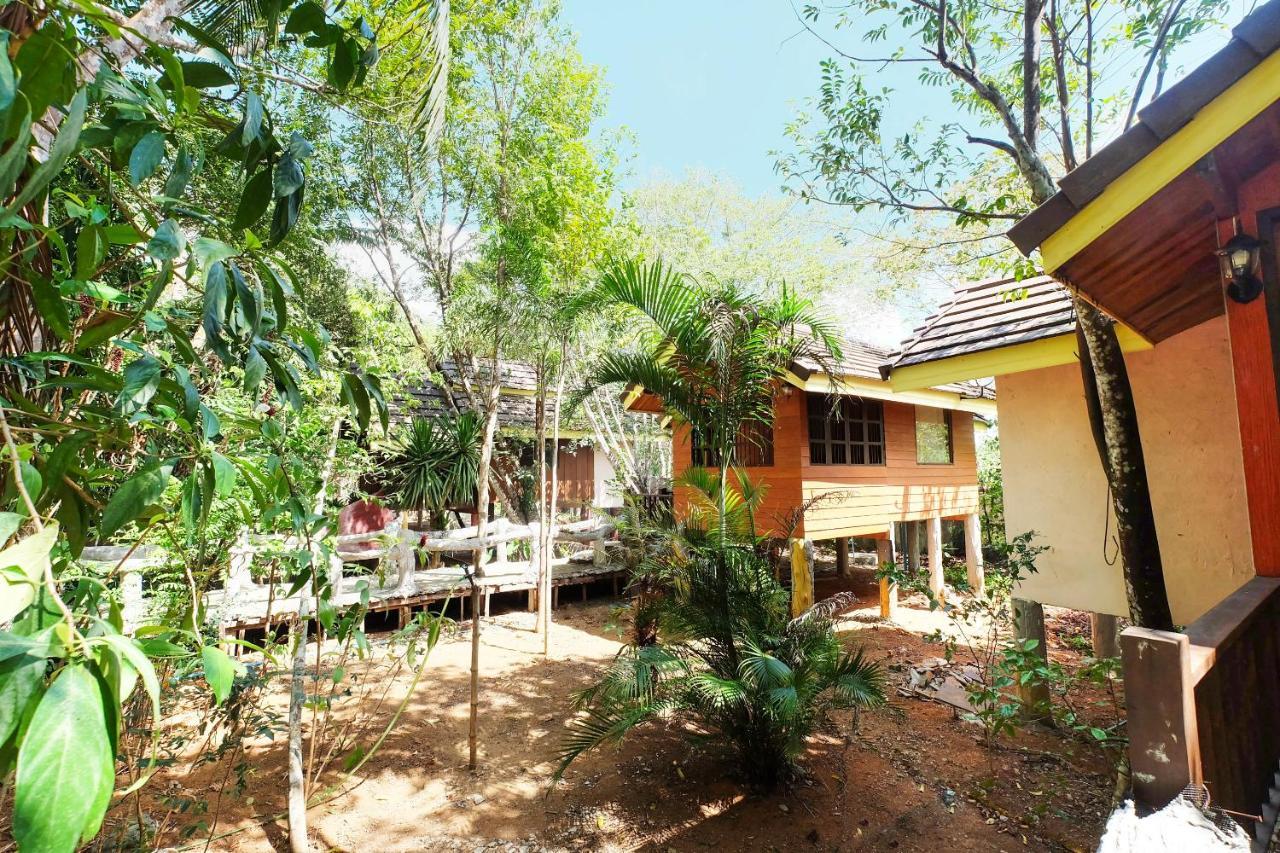 Oyo 604 Ruen Mai Horm Resort Trang Exterior photo
